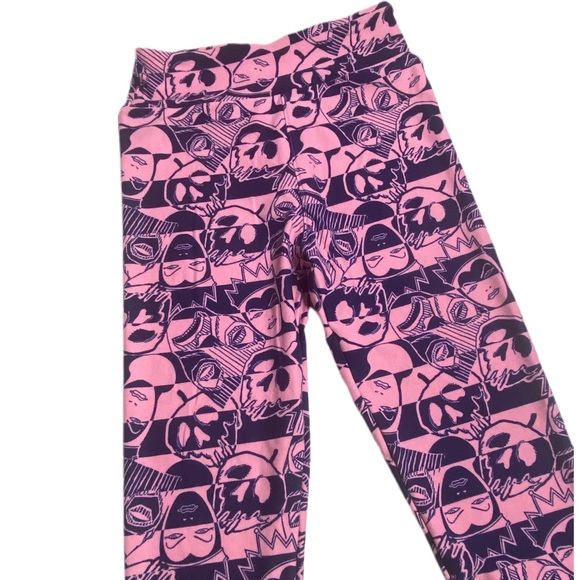 NEW DISNEY LULAROE TWEEN LEGGINGS EVIL QUEEN & POISON APPLE - Picture 1 of 3